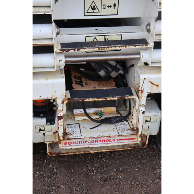 2015 جيه ال جي 1930ES-43917689