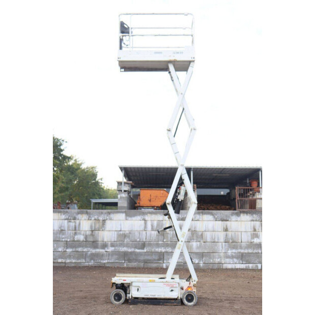 2015 جيه ال جي 1930ES-43917697