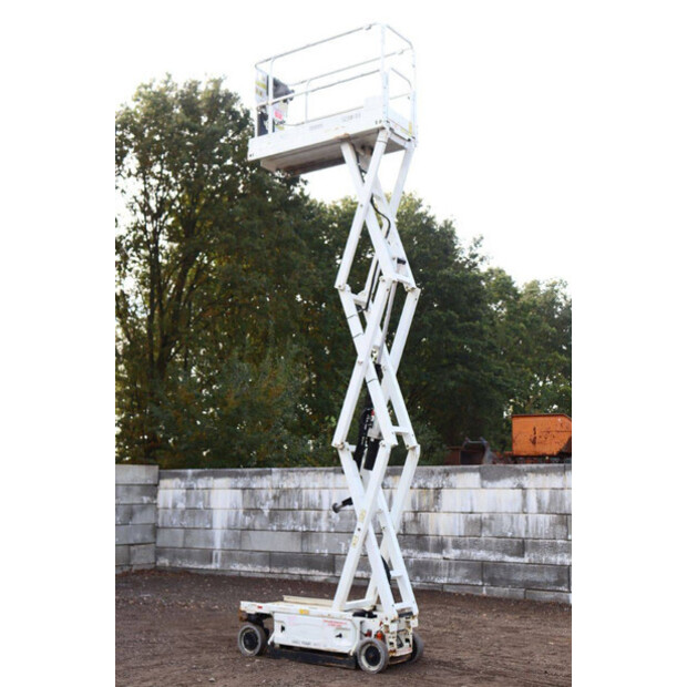 2015 جيه ال جي 1930ES-43917698