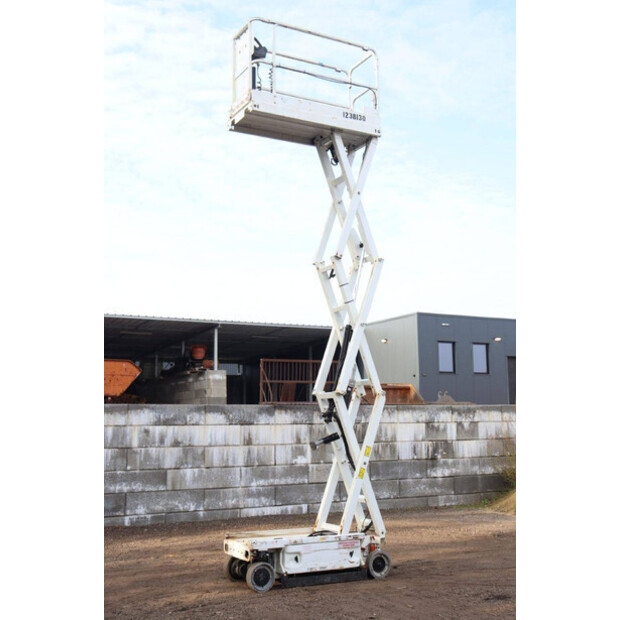 2015 JLG 1930 ES-43917779