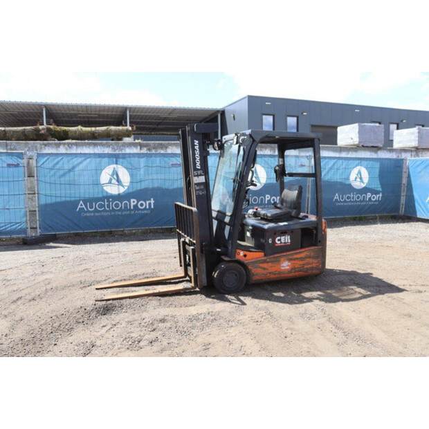 2011 Doosan B15T-5-43918003