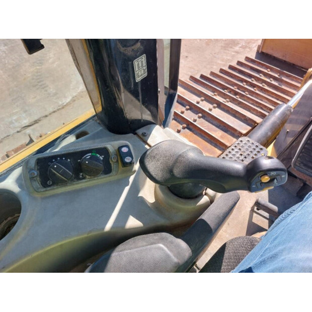 2017 كاتربيلر D6N LGP-43918343