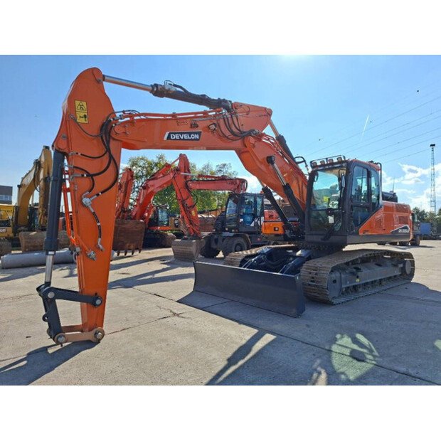 2023 Develon DX225LC-7-43918359