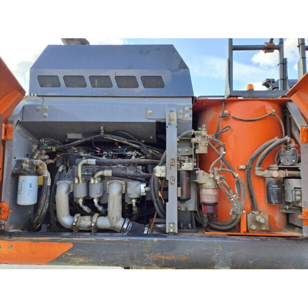 2017 Hitachi ZX350LC-6-43918394