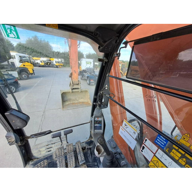 2017 Hitachi ZX350LC-6-43918404