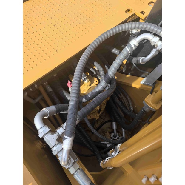 2020 كاتربيلر 325D-43919762