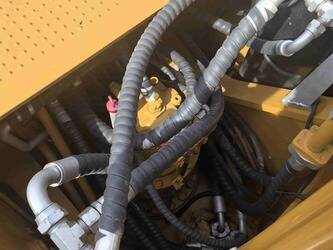 2020-caterpillar-325d-1388370-43919762