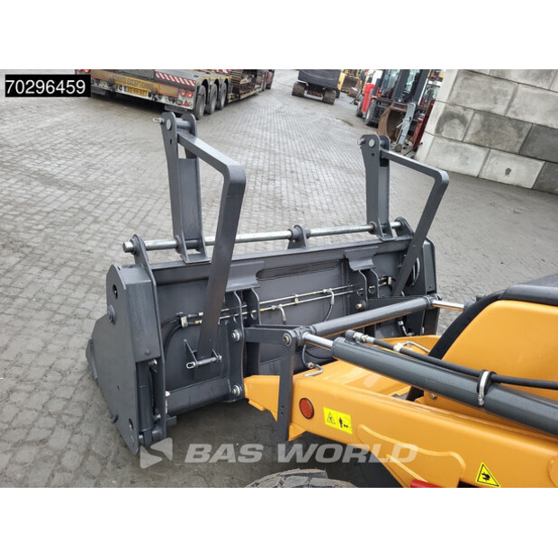 2025 CASE 570SV-43919964