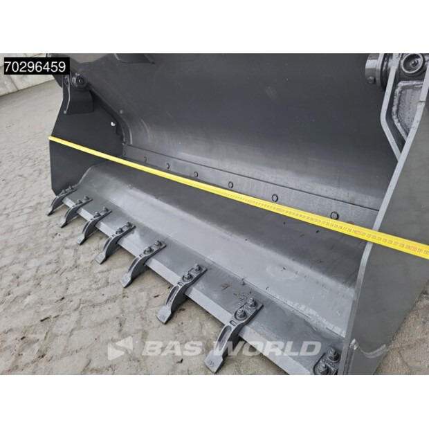 2025 CASE 570SV-43919966