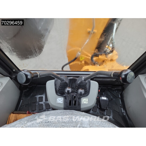 2025 CASE 570SV-43919989