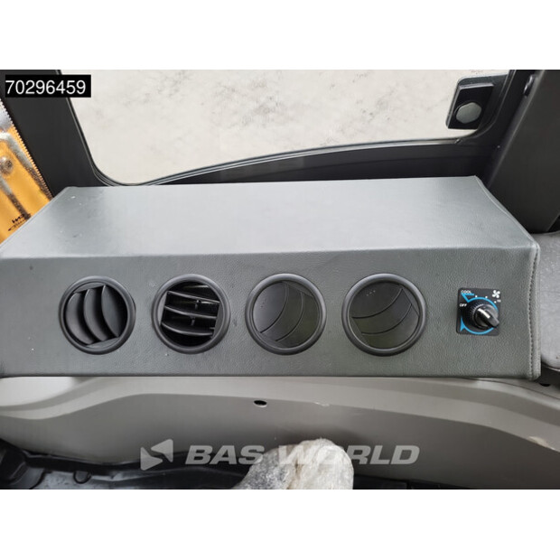 2025 CASE 570SV-43919992