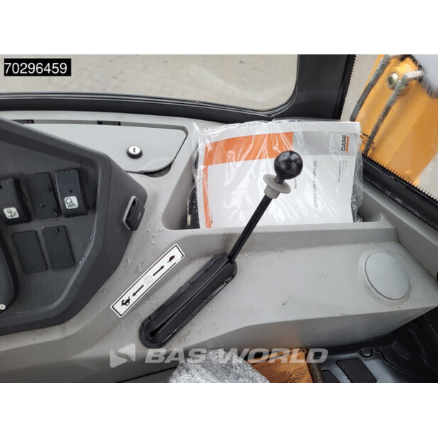 2025 CASE 570SV-43919993