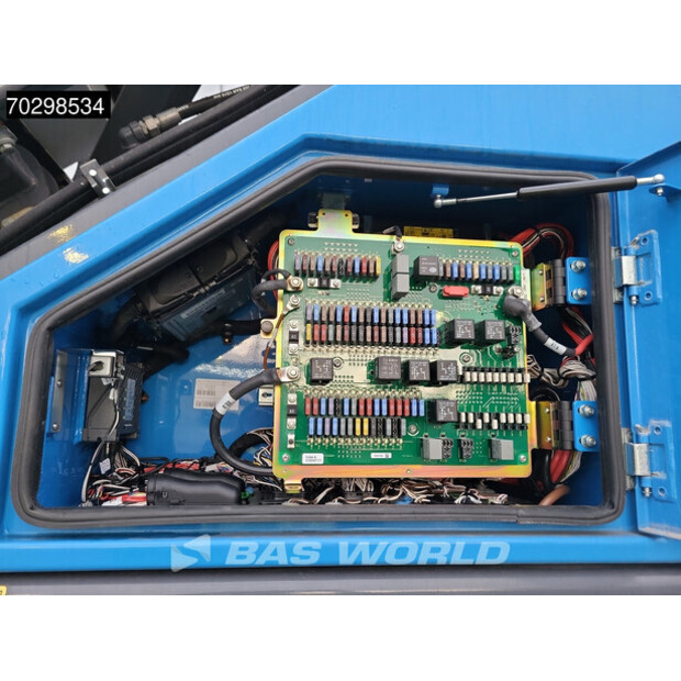 2018 FUCHS MHL320-43920074