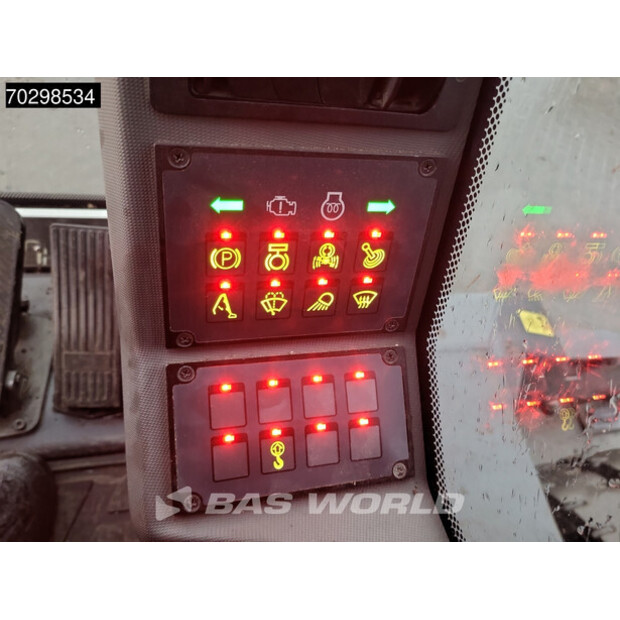 2018 FUCHS MHL320-43920091