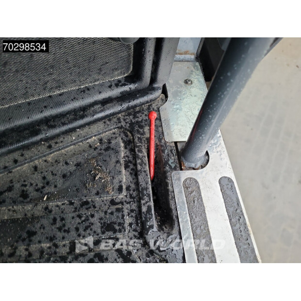 2018 FUCHS MHL320-43920096