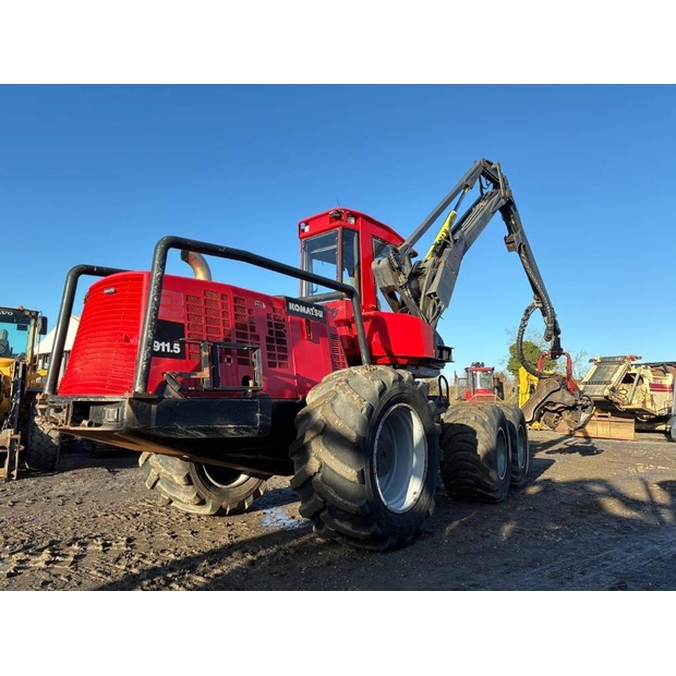 2011 كوماتسو 5-43924051