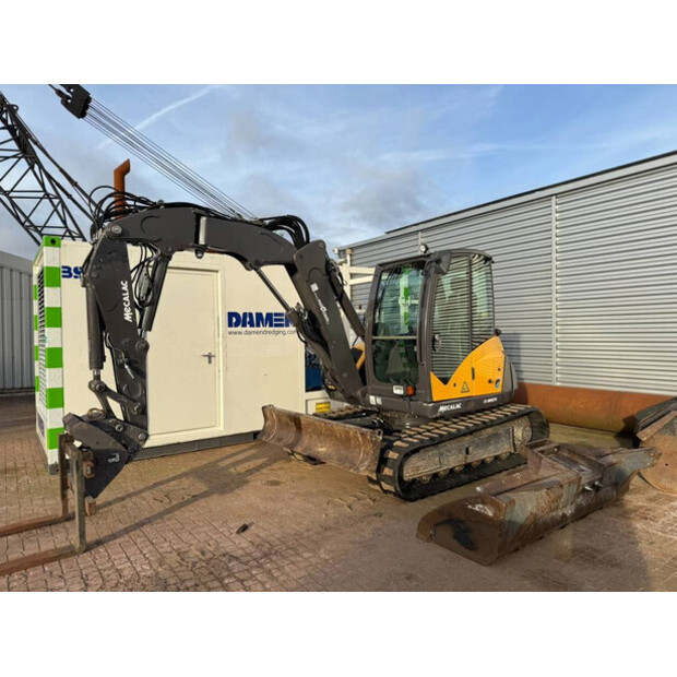 2015 ميكالاك 8 MCR-43934322