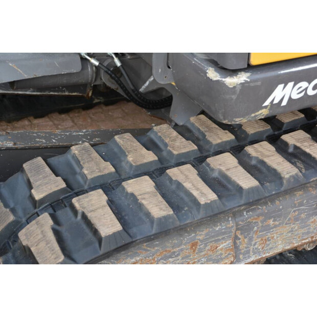 2015 ميكالاك 8 MCR-43934330