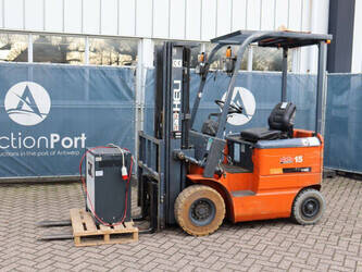 صورة ل رافعات شوكية 2009 هيلي CPD15