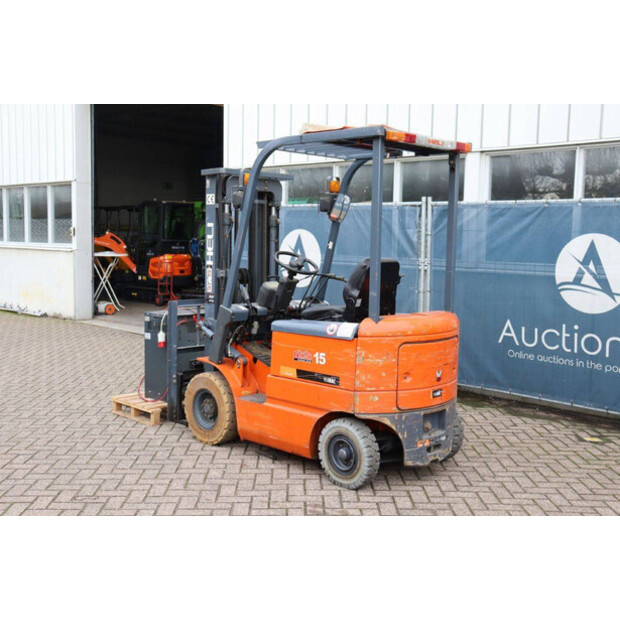 2009 هيلي CPD15-43934929