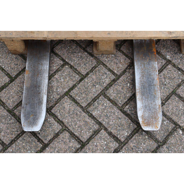 2009 هيلي CPD15-43934937