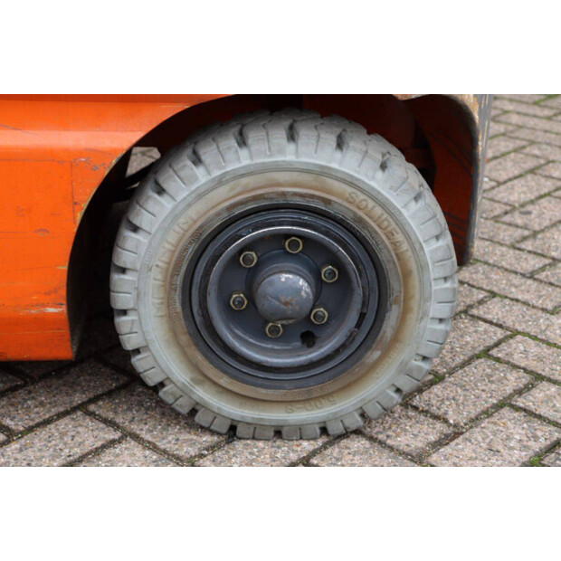 2009 هيلي CPD15-43934945