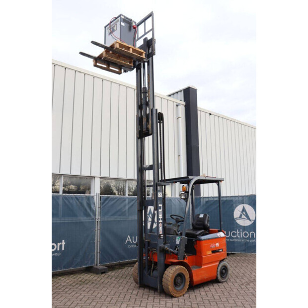 2009 هيلي CPD15-43934963