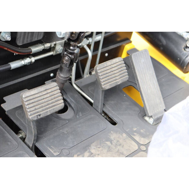 2025 إل تي إم جي FD40-43935426