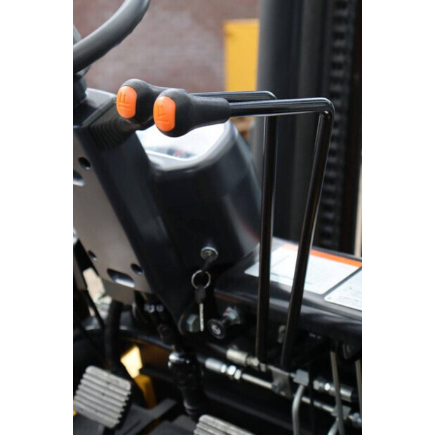 2025 إل تي إم جي FD40-43935428