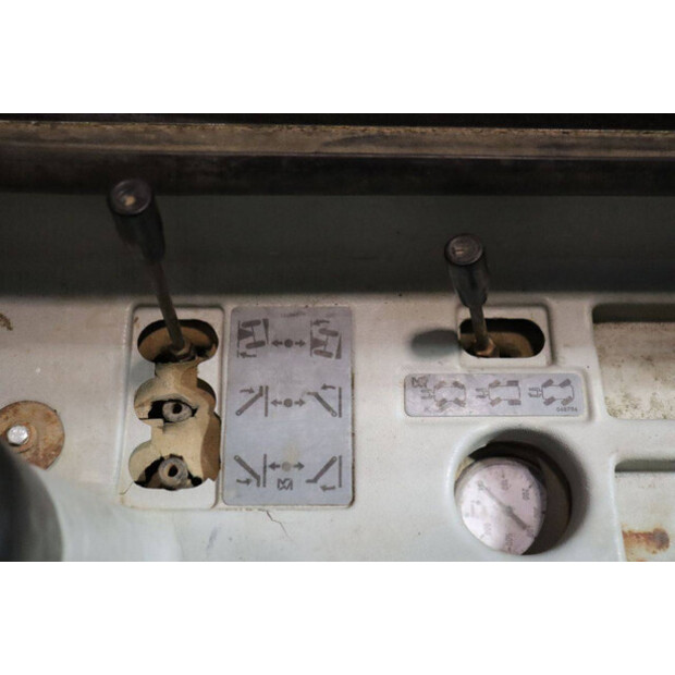 1998 ميرلو P35.7 EVT-43935941