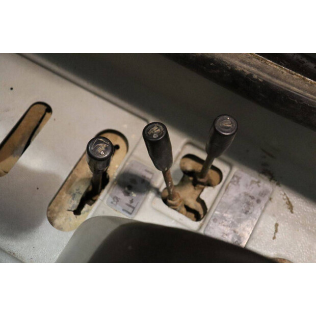 1998 ميرلو P35.7 EVT-43935942