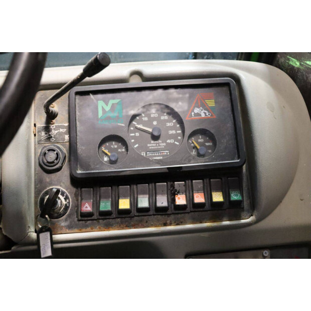 1998 ميرلو P35.7 EVT-43935944