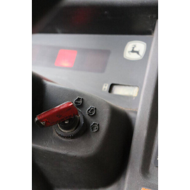 JOHN DEERE Gator-43936489