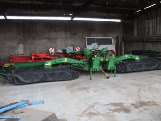 صورة ل جزازات 2009 جون دير CC388