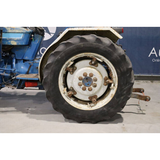 1989 Ford 4110-43936709