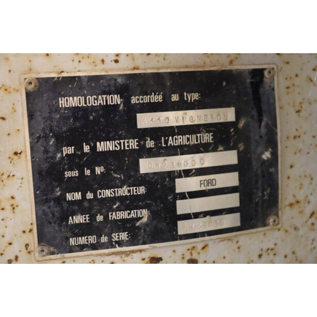 1989 Ford 4110-43936715