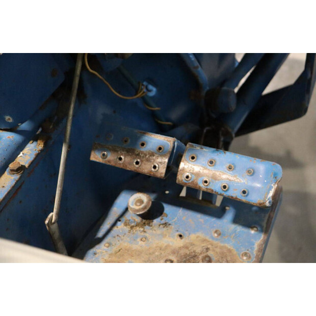 1989 Ford 4110-43936725