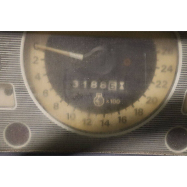 1989 Ford 4110-43936731