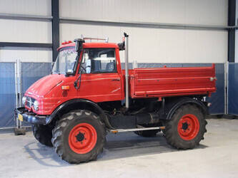 صورة ل شاحنات مرسيدس بنز Unimog 406