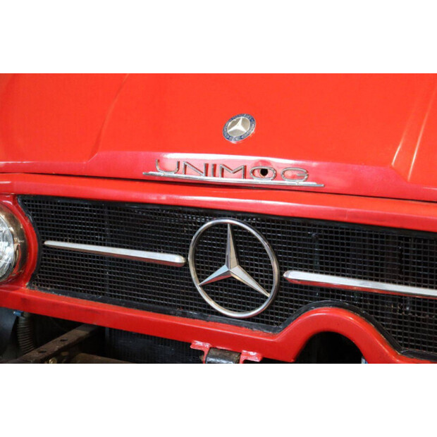 مرسيدس بنز Unimog 406-43937209