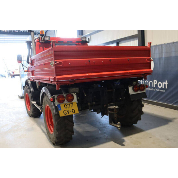 مرسيدس بنز Unimog 406-43937217