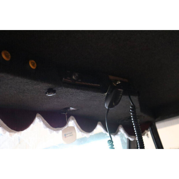 مرسيدس بنز Unimog 406-43937235