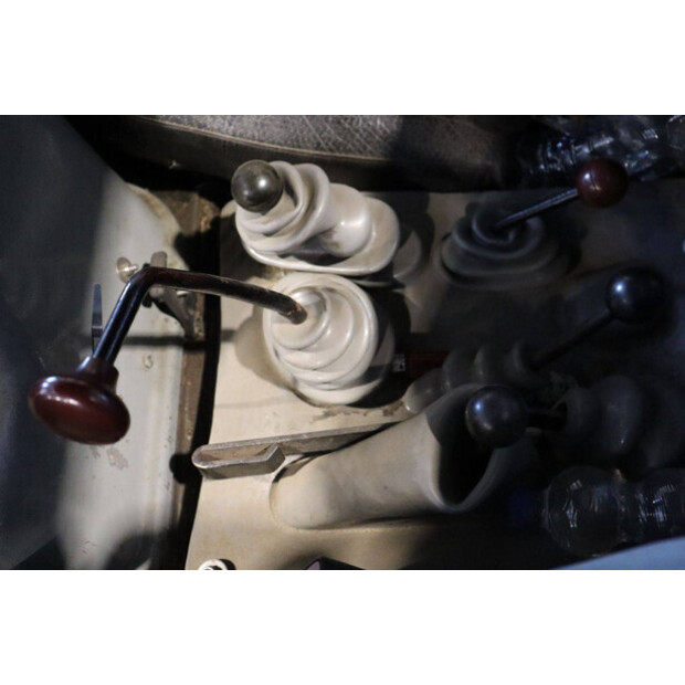 مرسيدس بنز Unimog 406-43937237