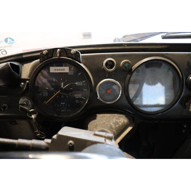 مرسيدس بنز Unimog 406-43937243