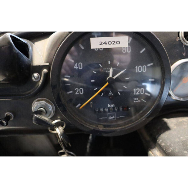 مرسيدس بنز Unimog 406-43937244