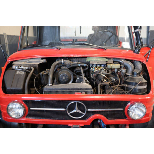 مرسيدس بنز Unimog 406-43937246