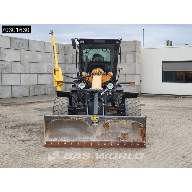 2017 كاس 836C AWD-43937435