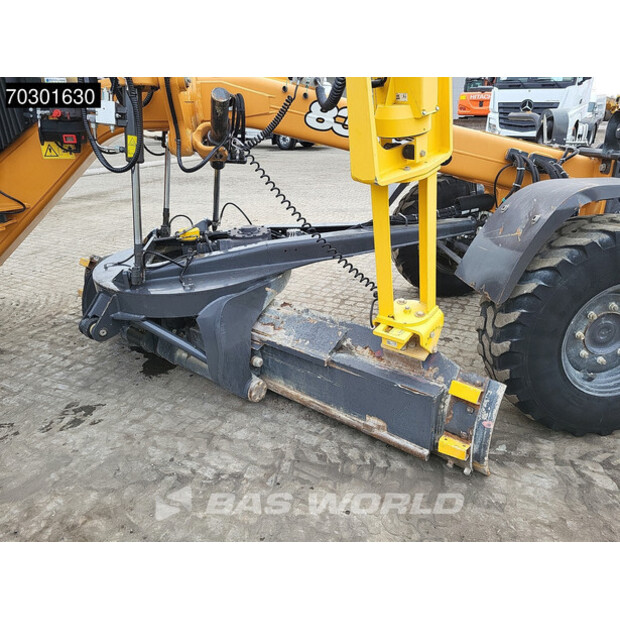 2017 كاس 836C AWD-43937439