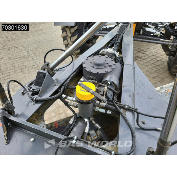 2017 كاس 836C AWD-43937443