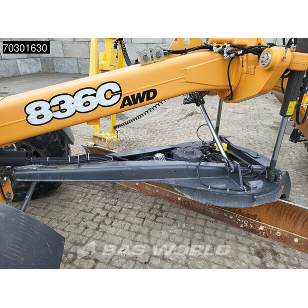 2017 كاس 836C AWD-43937445